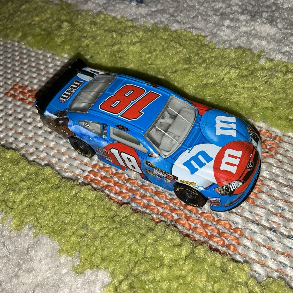 LOOSE Kyle Busch 2012 M&M's Red, White & Blue 1/64 Spin Master Diecast